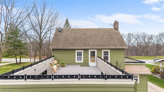 2135 Riverside Drive, Lakewood, OH 44107