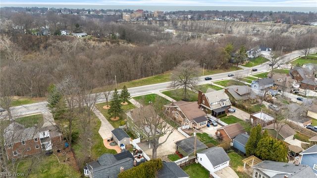 2135 Riverside Drive, Lakewood, OH 44107