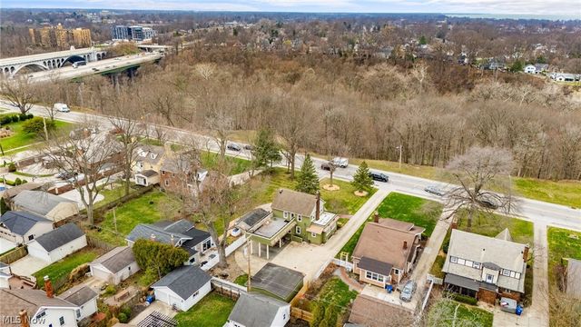 2135 Riverside Drive, Lakewood, OH 44107