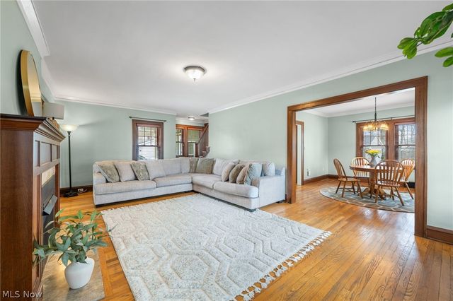 2135 Riverside Drive, Lakewood, OH 44107