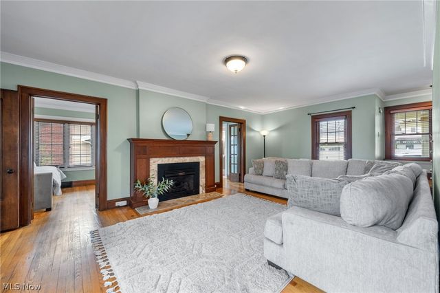 2135 Riverside Drive, Lakewood, OH 44107