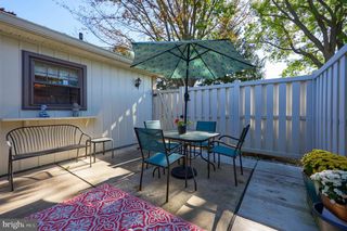 446 VALLEYBROOK DR, Lancaster, PA 17601
