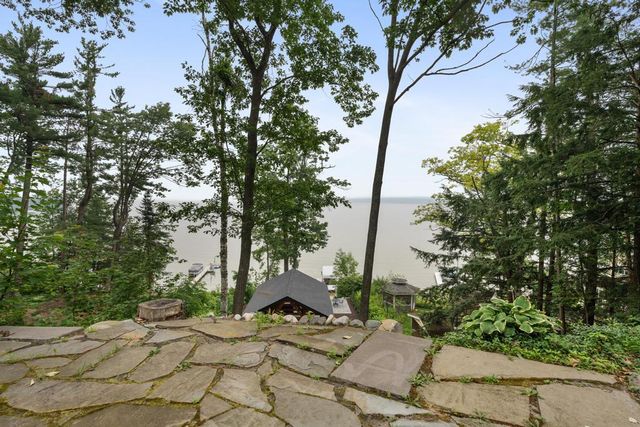 8554 W M-68, Indian River, MI 49749