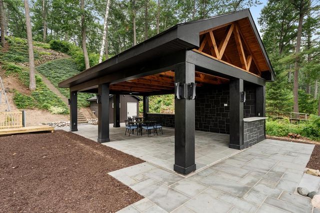 8554 W M-68, Indian River, MI 49749