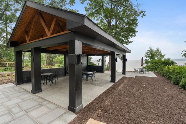 8554 W M-68, Indian River, MI 49749