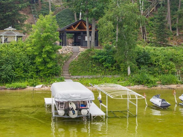 8554 W M-68, Indian River, MI 49749