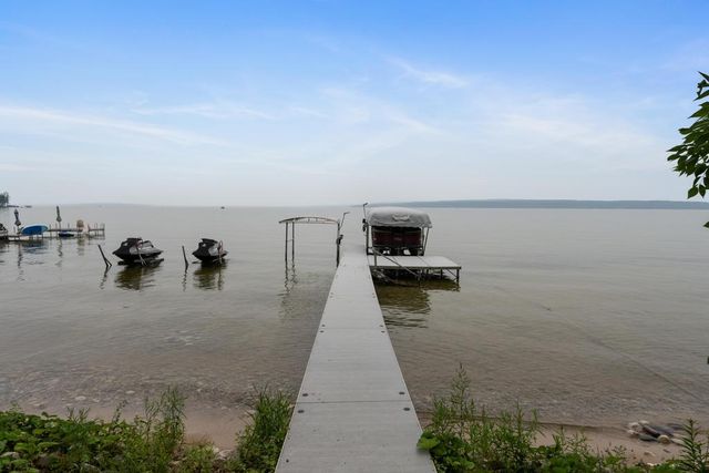 8554 W M-68, Indian River, MI 49749