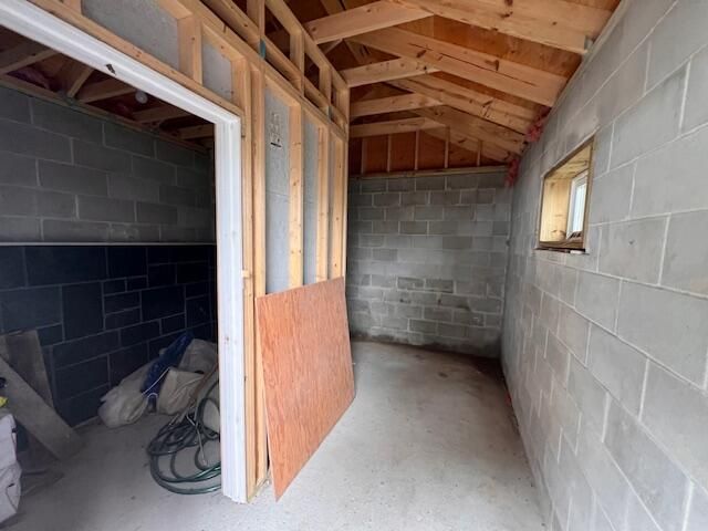 8554 W M-68, Indian River, MI 49749