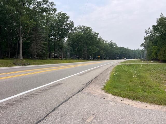 8554 W M-68, Indian River, MI 49749
