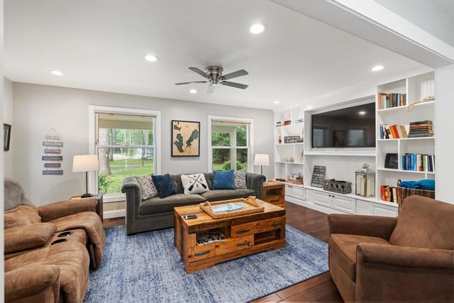 8554 W M-68, Indian River, MI 49749