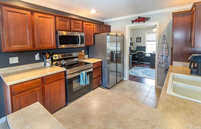 2525 Belize Drive, Evansville, IN 47725