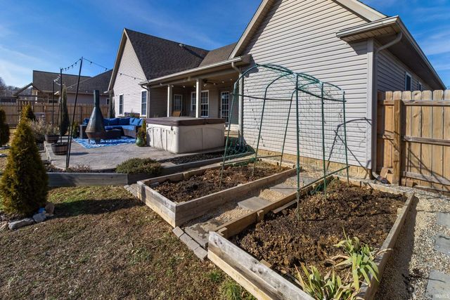 2525 Belize Drive, Evansville, IN 47725