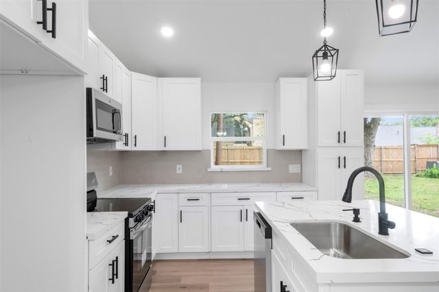 16230 Dunmoor Drive, Houston, TX 77059