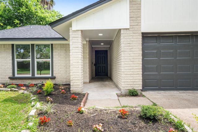 16230 Dunmoor Drive, Houston, TX 77059