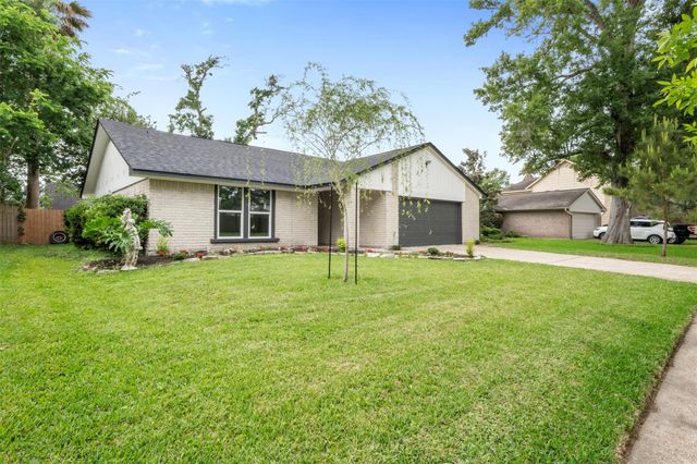 16230 Dunmoor Drive, Houston, TX 77059