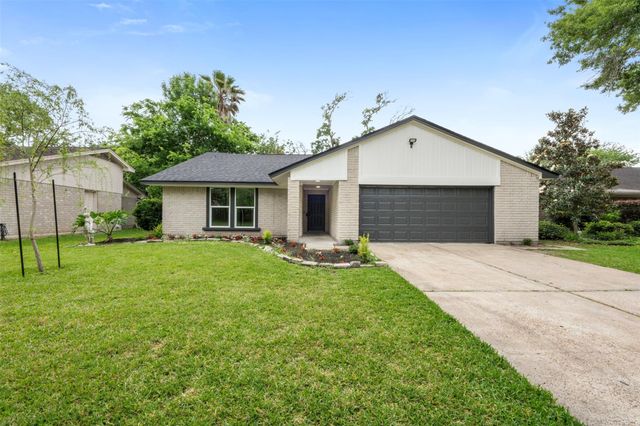 16230 Dunmoor Drive, Houston, TX 77059