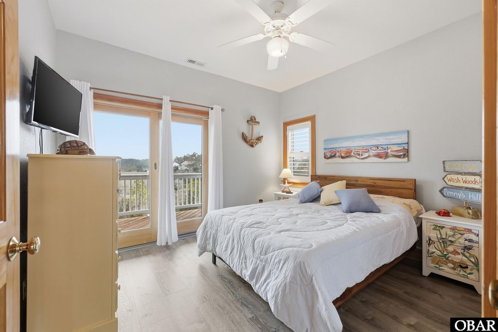 Image 24 of property listing at 904 South Bay Club Drive Unit 2, Manteo, NC 27954