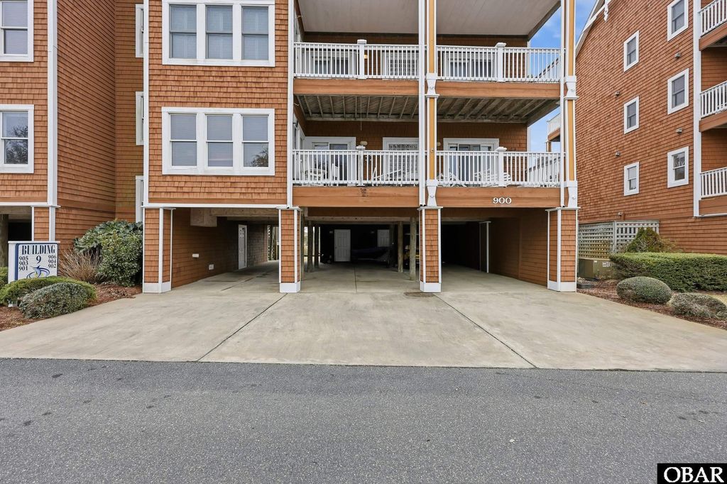 Image 33 of property listing at 904 South Bay Club Drive Unit 2, Manteo, NC 27954