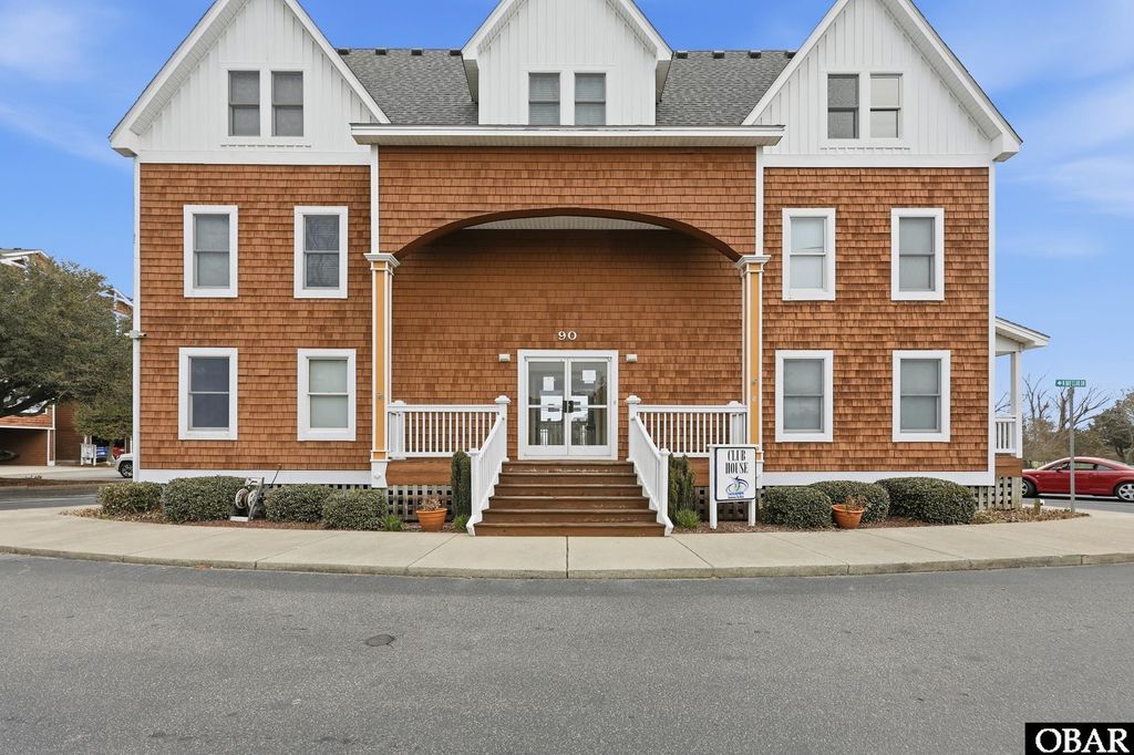 Image 37 of property listing at 904 South Bay Club Drive Unit 2, Manteo, NC 27954