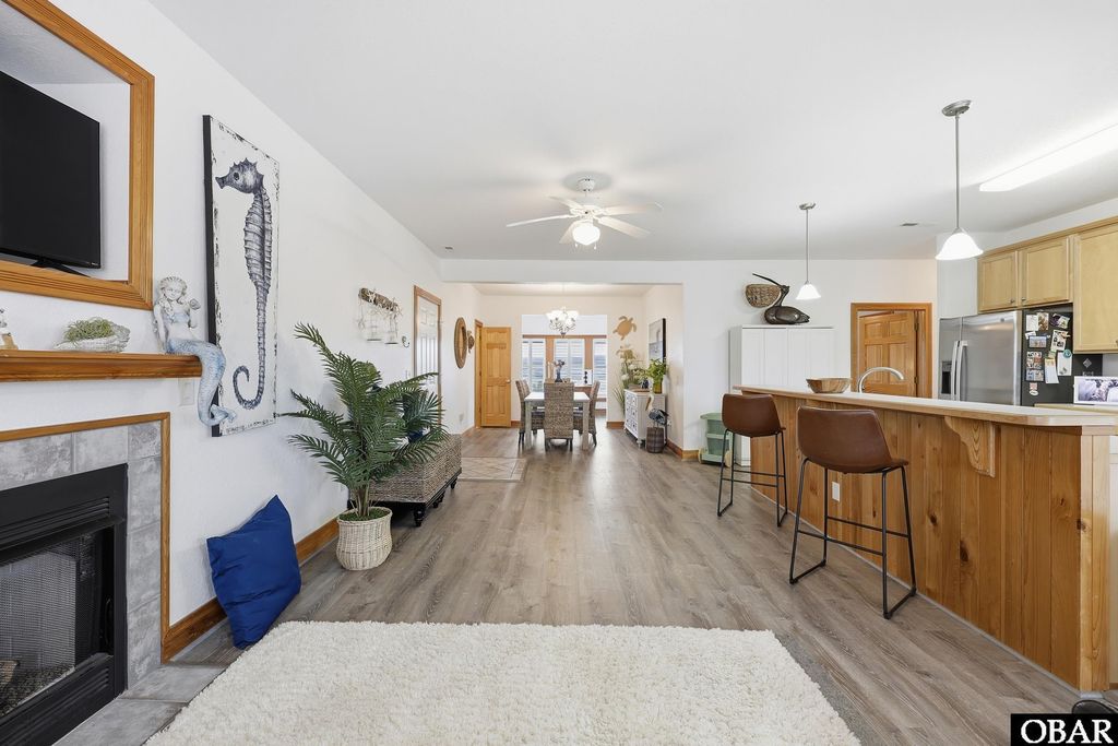 Image 6 of property listing at 904 South Bay Club Drive Unit 2, Manteo, NC 27954