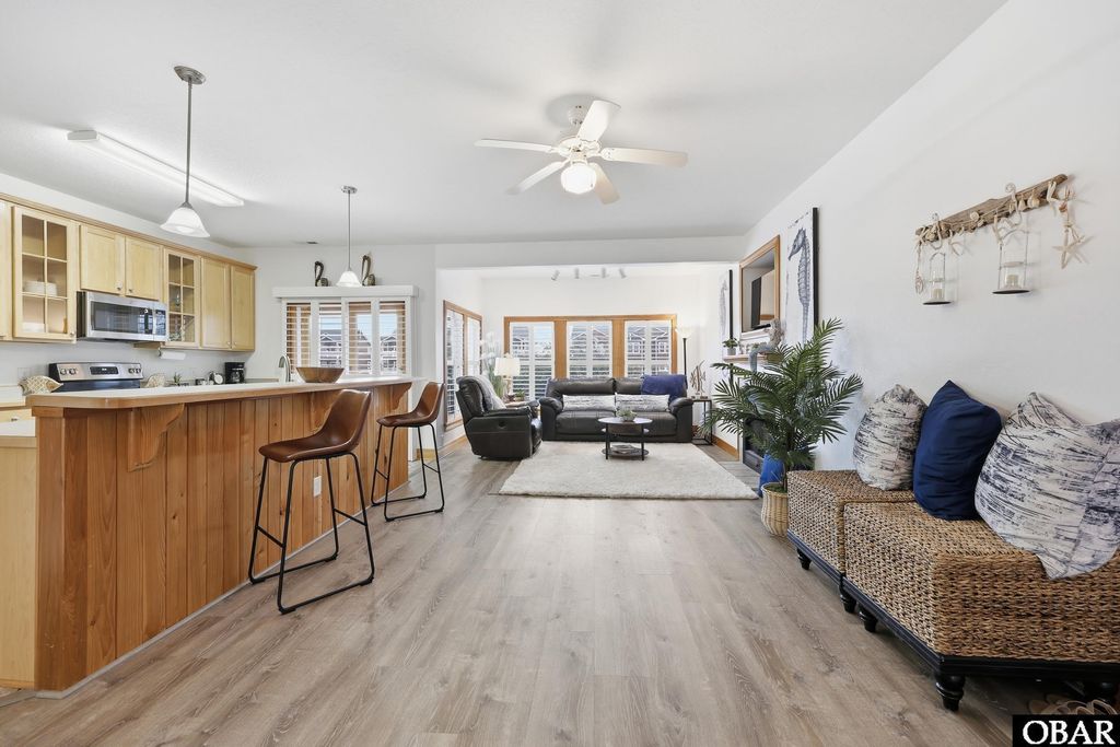 Image 8 of property listing at 904 South Bay Club Drive Unit 2, Manteo, NC 27954