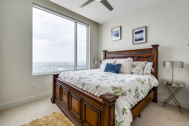 610 E Market St Unit 2711, San Antonio, TX 78205