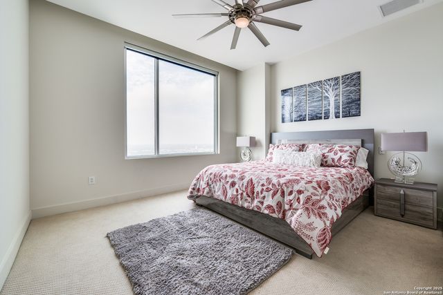 610 E Market St Unit 2711, San Antonio, TX 78205