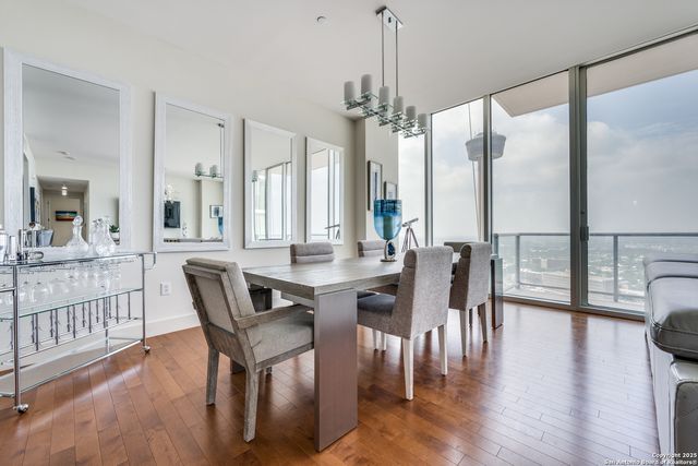 610 E Market St Unit 2711, San Antonio, TX 78205