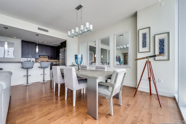 610 E Market St Unit 2711, San Antonio, TX 78205