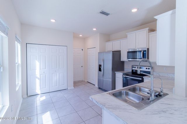 890 OBSERVATORY Parkway, Jacksonville, FL 32218