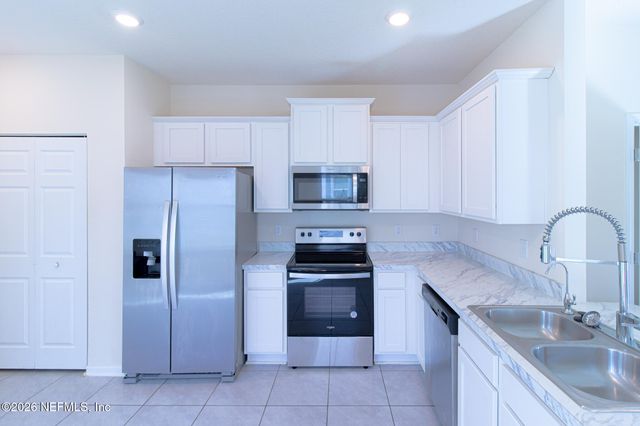 890 OBSERVATORY Parkway, Jacksonville, FL 32218