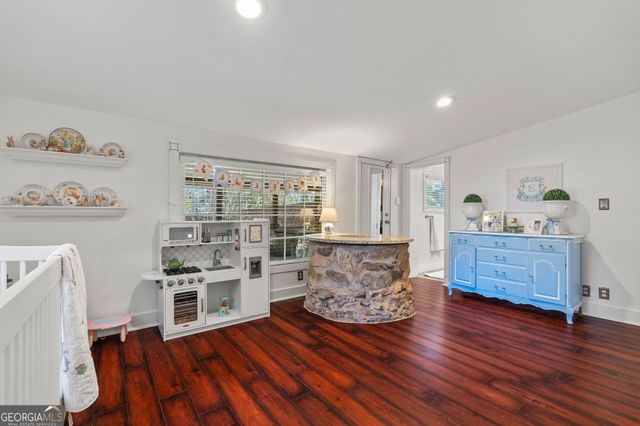 4010 Lower Roswell Road, Marietta, GA 30068