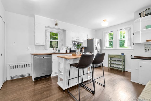 24 Howard Avenue, Valhalla, NY 10595