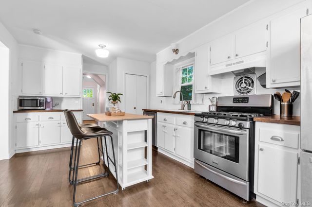 24 Howard Avenue, Valhalla, NY 10595