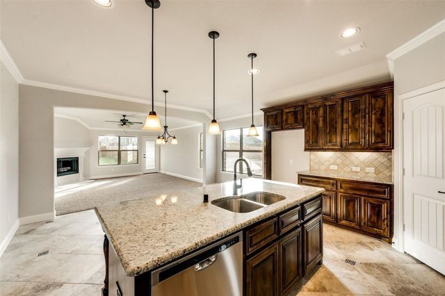 434 Bentley Drive, Midlothian, TX 76065