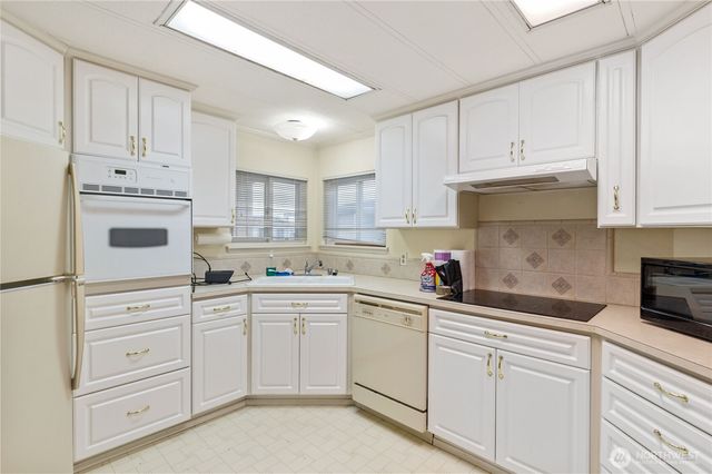 145 Sereno Circle Drive, Bremerton, WA 98312