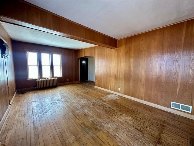 113 W Lincoln Avenue, Fall Creek, WI 54742