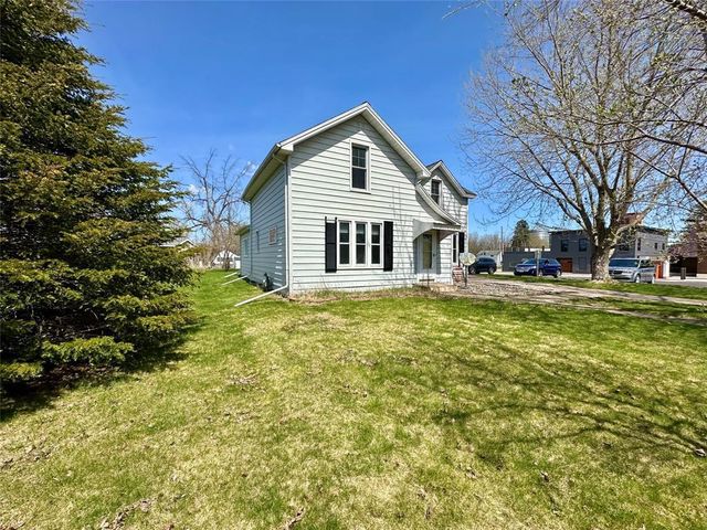 113 W Lincoln Avenue, Fall Creek, WI 54742