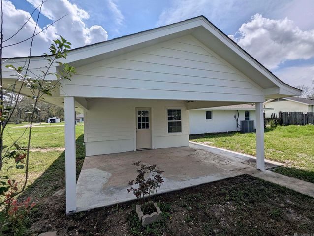 43154 Black Bayou Rd, Gonzales, LA 70737