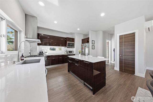 508 Heron Walk SE, Sammamish, WA 98074