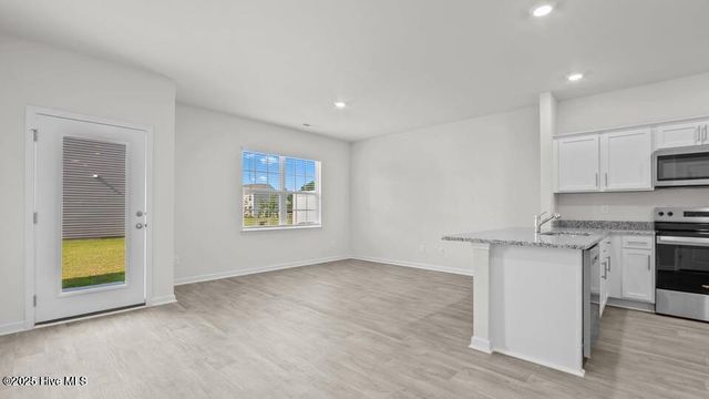 3500 Sunstone Way 2, Winterville, NC 28590