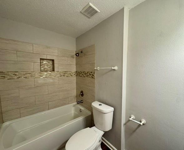 1605 W Sam Houston Parkway S, Houston, TX 77042
