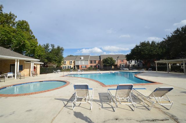1605 W Sam Houston Parkway S, Houston, TX 77042