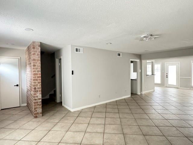 1605 W Sam Houston Parkway S, Houston, TX 77042