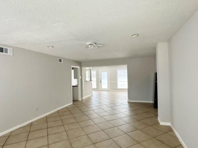 1605 W Sam Houston Parkway S, Houston, TX 77042