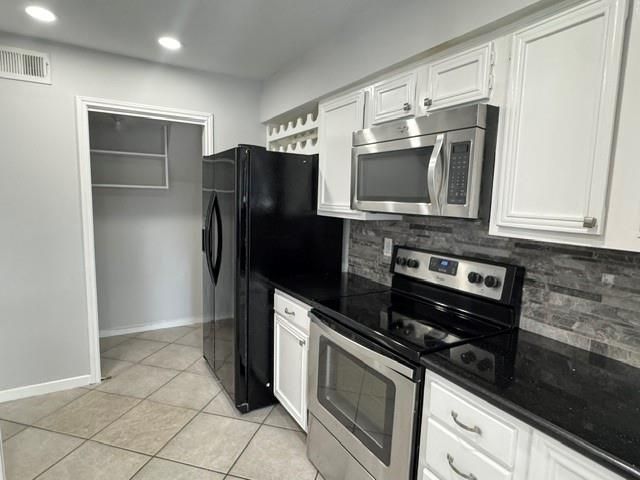 1605 W Sam Houston Parkway S, Houston, TX 77042