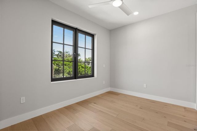 2422 MUSSELWHITE AVENUE, Orlando, FL 32804