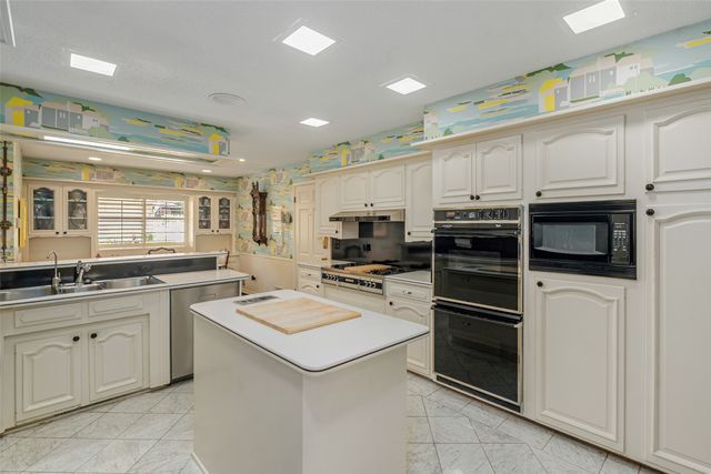 5531 Pebblebrook Drive, Dallas, TX 75229