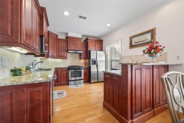221 Langshire Drive, Mcdonough, GA 30253