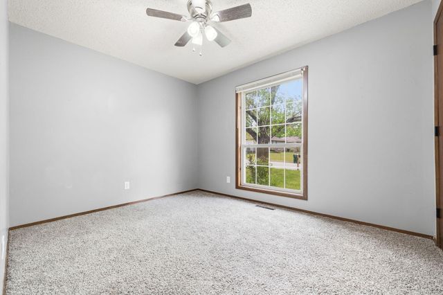 122 N Pinewood Avenue, Republic, MO 65738
